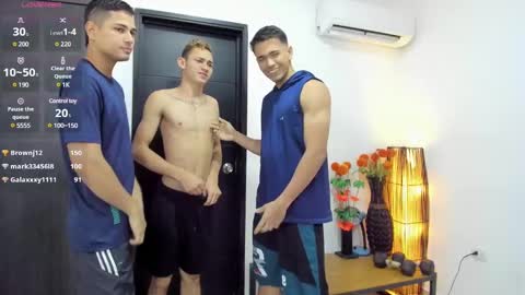 Team Cris Darwin- Fernando- Stiven- David online show from March 7, 2:34 pm
