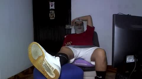 Snapshot of mastersocks8 chatting on October 26, 5:02 am master findom online show from October 26, 5:02 am