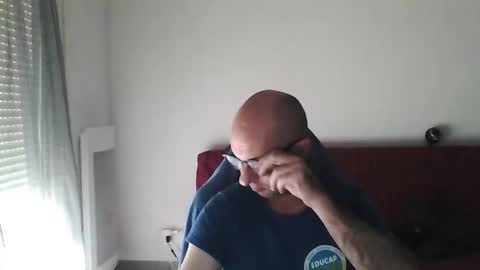 Snapshot of mat11efou chatting on October 5, 8:23 am mat11efou online show from October 5, 8:23 am