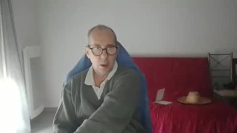 Snapshot of mat11efou chatting on October 30, 8:38 am mat11efou online show from October 30, 8:38 am