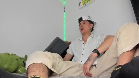 mateo_escobar online show from March 21, 3:00 am