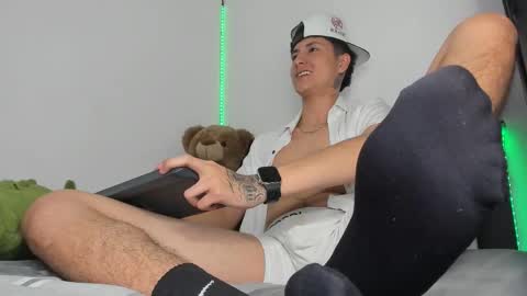 mateo_escobar online show from March 21, 8:19 am