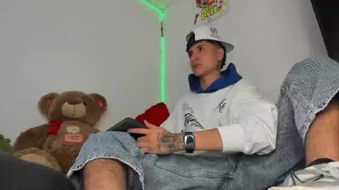 mateo_escobar online show from March 22, 8:07 am