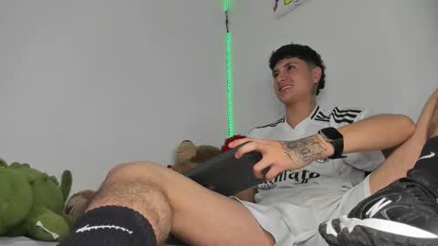 mateo_escobar online show from March 24, 2:27 am