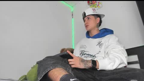 mateo_escobar online show from March 29, 4:01 am