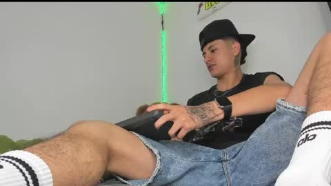 mateo_escobar online show from April 3, 2:09 am