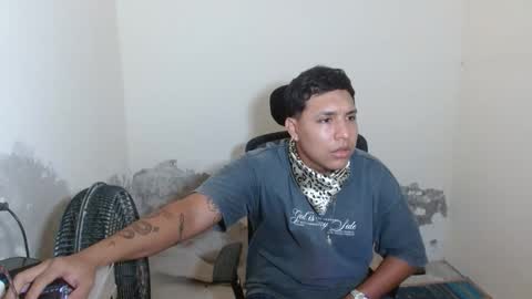 Snapshot of mateuspolla chatting on April 7, 6:03 am mateuspolla online show from April 7, 6:03 am