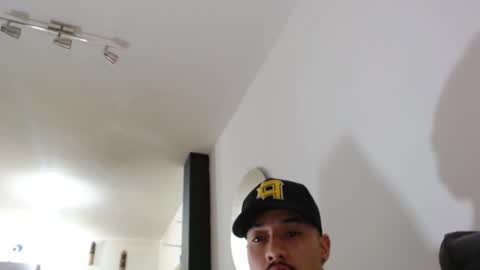 Snapshot of mathew444 chatting on December 17, 4:53 pm STRURIBE ON INSTAGRAM online show from December 17, 4:53 pm