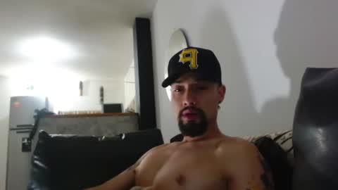 Snapshot of mathew444 chatting on December 30, 10:01 pm STRURIBE ON INSTAGRAM online show from December 30, 10:01 pm