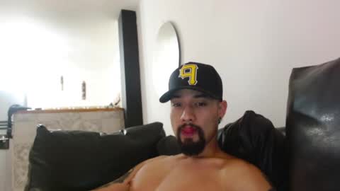 Snapshot of mathew444 chatting on December 31, 4:57 pm STRURIBE ON INSTAGRAM online show from December 31, 4:57 pm