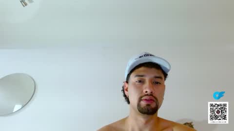 Snapshot of mathew444 chatting on November 10, 9:25 pm STRURIBE ON INSTAGRAM online show from November 10, 9:25 pm