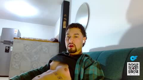 Snapshot of mathew444 chatting on November 20, 11:10 am STRURIBE ON INSTAGRAM online show from November 20, 11:10 am