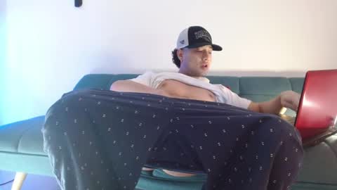 Snapshot of mathew444 chatting on January 11, 6:57 pm STRURIBE ON INSTAGRAM online show from January 11, 6:57 pm