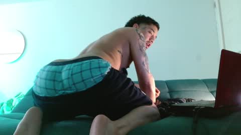 Snapshot of mathew444 chatting on February 14, 10:06 pm STRURIBE ON INSTAGRAM online show from February 14, 10:06 pm