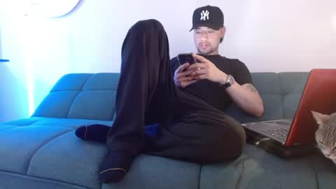 Snapshot of mathew444 chatting on February 15, 8:05 pm STRURIBE ON INSTAGRAM online show from February 15, 8:05 pm