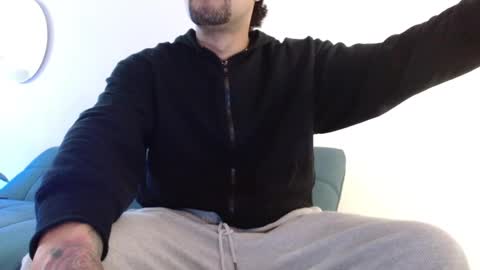 Snapshot of mathew444 chatting on February 17, 1:40 pm STRURIBE ON INSTAGRAM online show from February 17, 1:40 pm