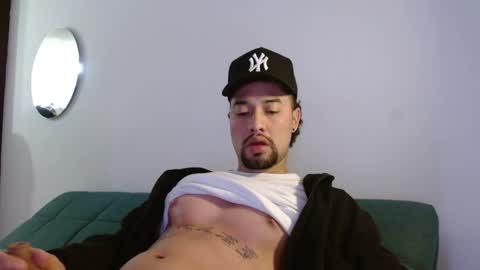 Snapshot of mathew444 chatting on March 3, 11:16 am STRURIBE ON INSTAGRAM online show from March 3, 11:16 am