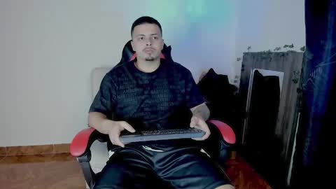 Snapshot of mathew_hot21 chatting on March 30, 8:26 am mathew_hot21 online show from March 30, 8:26 am