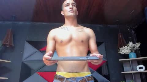 Snapshot of mathews_clark chatting on October 15, 12:11 am mathews_clark online show from October 15, 12:11 am