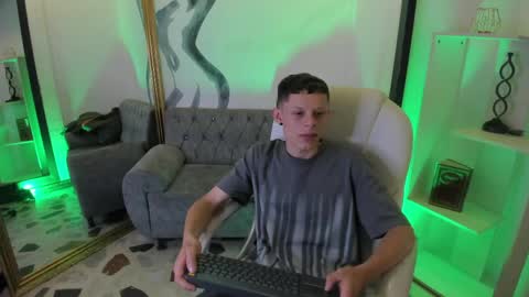 Snapshot of mathewsanz_ chatting on April 1, 12:50 pm MathewSanz online show from April 1, 12:50 pm