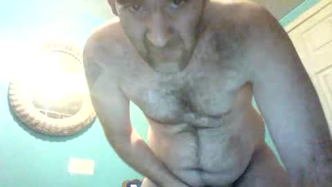 Snapshot of mathieus02 chatting on January 7, 11:37 am sexxymat online show from January 7, 11:37 am