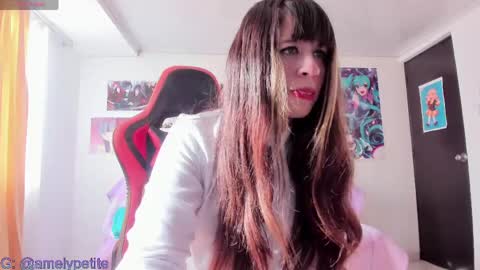 Snapshot of mathildalapetite chatting on May 26, 8:49 pm Mathilda Lapetite online show from May 26, 8:49 pm