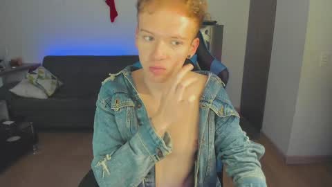 Snapshot of mathwx_ chatting on January 6, 12:27 am Alejandro Alex online show from January 6, 12:27 am