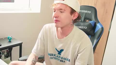 Snapshot of mathwx_ chatting on October 25, 1:18 pm Alejandro Alex online show from October 25, 1:18 pm