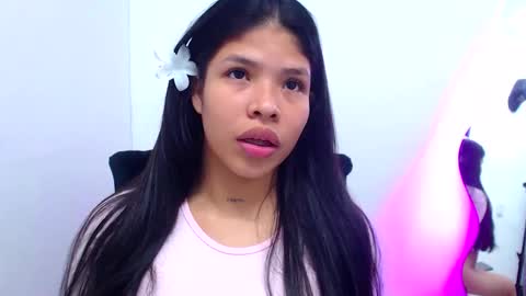 Snapshot of mati0421 chatting on February 3, 12:53 am Mati04 online show from February 3, 12:53 am