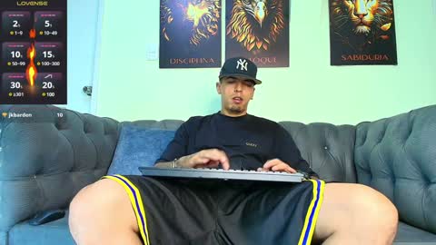 Snapshot of matias_costa chatting on February 6, 11:15 pm MATIAS COSTA online show from February 6, 11:15 pm