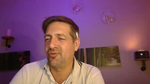 Snapshot of matrike1 chatting on December 21, 12:42 am matrike1 online show from December 21, 12:42 am