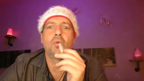Snapshot of matrike1 chatting on December 24, 7:33 pm matrike1 online show from December 24, 7:33 pm