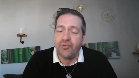 Snapshot of matrike1 chatting on December 26, 11:10 am matrike1 online show from December 26, 11:10 am