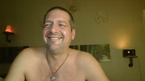 Snapshot of matrike1 chatting on February 12, 8:07 pm matrike1 online show from February 12, 8:07 pm