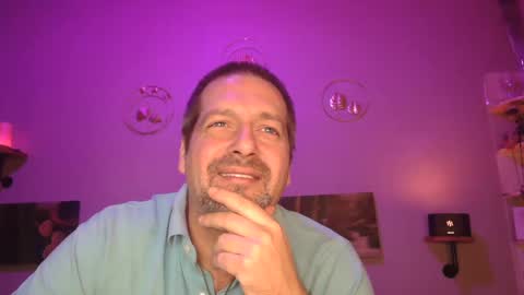 Snapshot of matrike1 chatting on March 6, 6:37 pm matrike1 online show from March 6, 6:37 pm