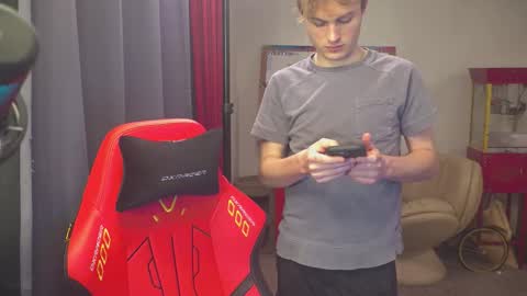 Snapshot of mattcashxxx chatting on February 18, 2:07 am Matt Cash online show from February 18, 2:07 am