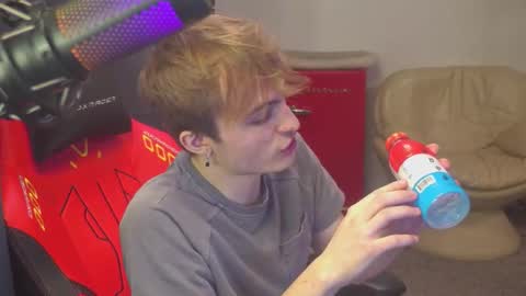 Snapshot of mattcashxxx chatting on February 19, 2:07 am Matt Cash online show from February 19, 2:07 am