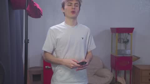 Snapshot of mattcashxxx chatting on March 31, 1:07 am Matt Cash online show from March 31, 1:07 am