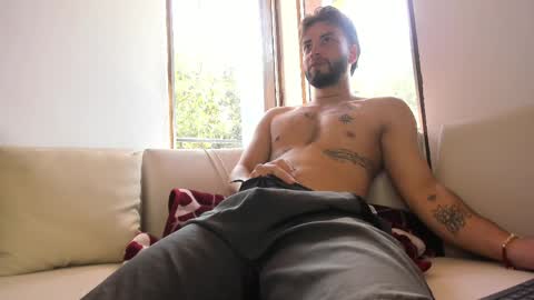 Snapshot of mattdevon7 chatting on March 31, 3:23 pm mattdevon7 online show from March 31, 3:23 pm