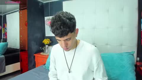 Snapshot of matteo12_ chatting on October 4, 4:32 am ---Matteo--- online show from October 4, 4:32 am