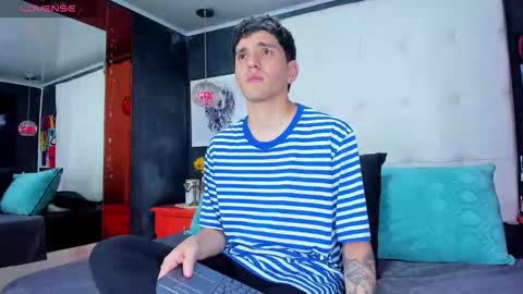 Snapshot of matteo12_ chatting on October 22, 3:18 am ---Matteo--- online show from October 22, 3:18 am