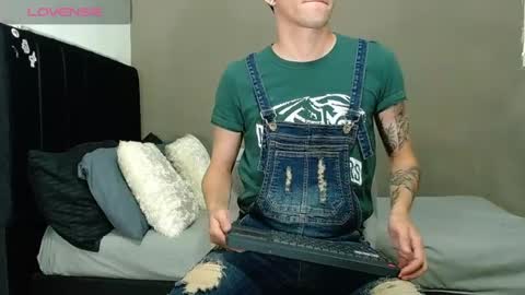 ---Matteo--- online show from April 3, 3:26 am