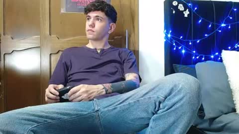 Snapshot of matteo12_ chatting on July 19, 3:21 am ---Matteo--- online show from July 19, 3:21 am
