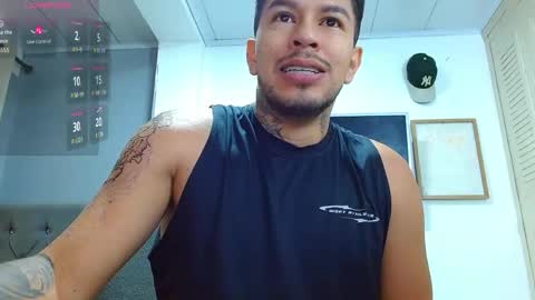 Snapshot of matteo_rreal chatting on May 18, 12:00 pm MATTEO online show from May 18, 12:00 pm