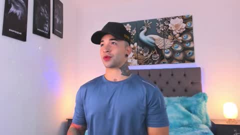 Snapshot of matthew_colee chatting on March 5, 3:13 am Matthew INDEPENDENT MODEL online show from March 5, 3:13 am