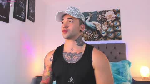 Snapshot of matthew_colee chatting on March 12, 2:50 am Matthew INDEPENDENT MODEL online show from March 12, 2:50 am