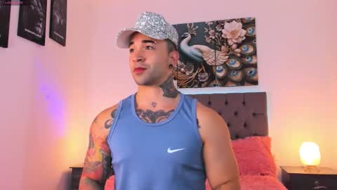 Snapshot of matthew_colee chatting on March 22, 3:10 am Matthew INDEPENDENT MODEL online show from March 22, 3:10 am