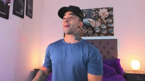 Snapshot of matthew_colee chatting on March 31, 2:46 am Matthew INDEPENDENT MODEL online show from March 31, 2:46 am