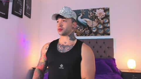 Snapshot of matthew_colee chatting on April 2, 3:37 am Matthew INDEPENDENT MODEL online show from April 2, 3:37 am