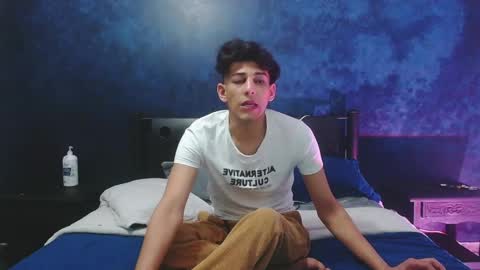 matthew_hawk19 online show from January 7, 12:02 am